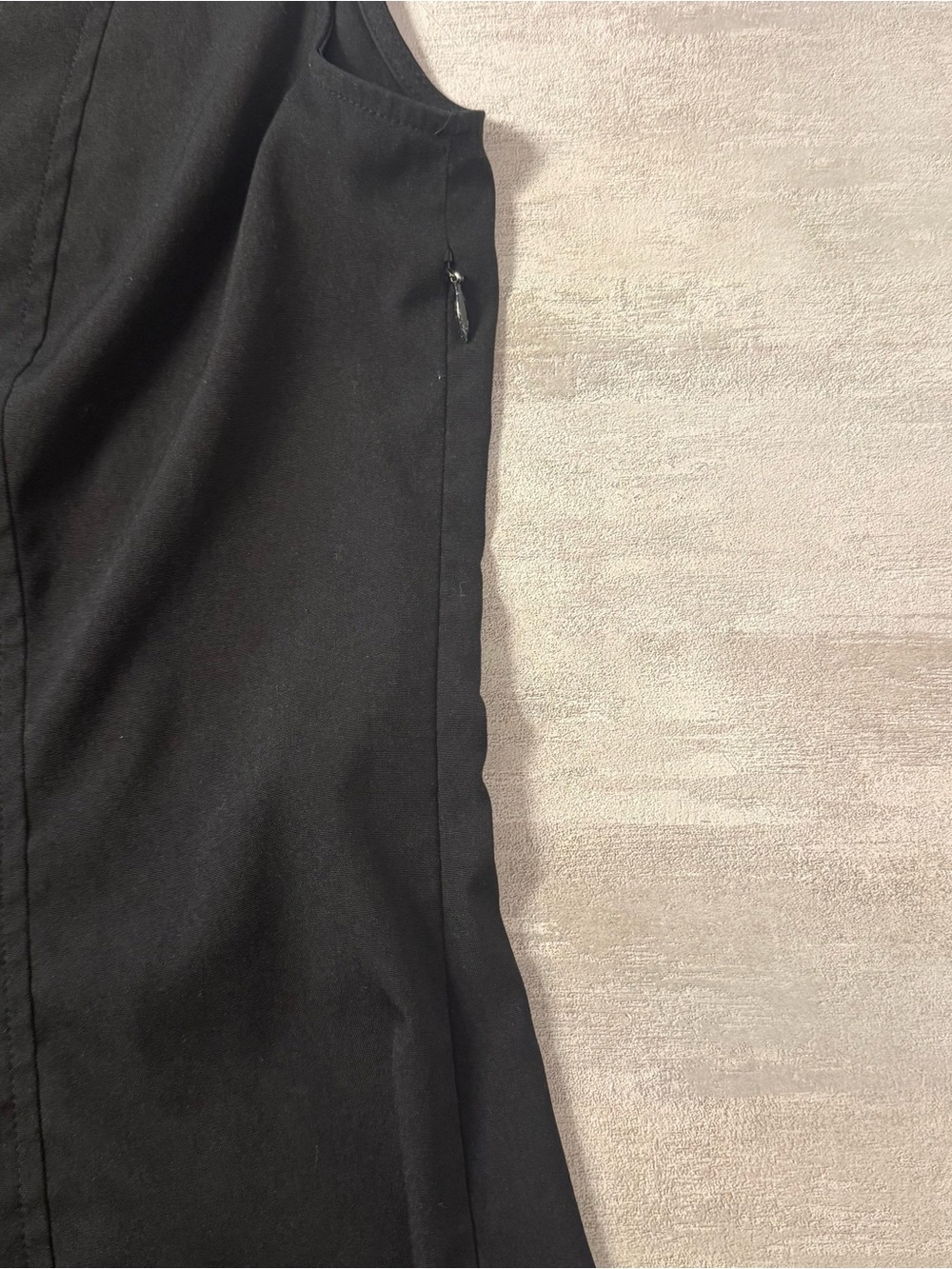 Express Stretch Black Sleeveless Split Neck Top Women’s Size 6 Career Office Top - Picture 6 of 9